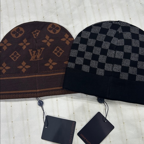 Winter caps - Picture 2 of 2